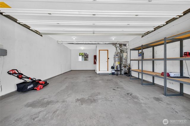 1604 Peach Park Lane, Puyallup, WA 98371