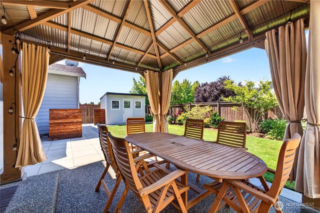 1604 Peach Park Lane, Puyallup, WA 98371