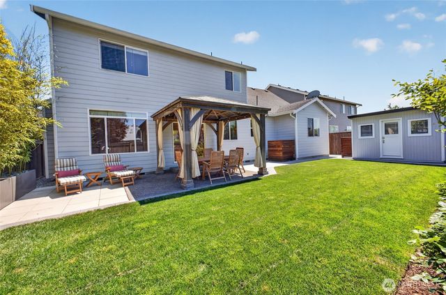 1604 Peach Park Lane, Puyallup, WA 98371