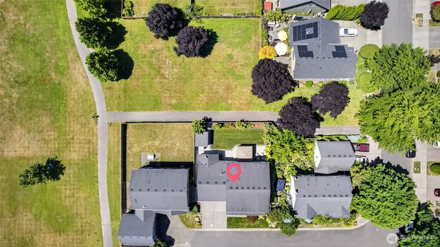 1604 Peach Park Lane, Puyallup, WA 98371