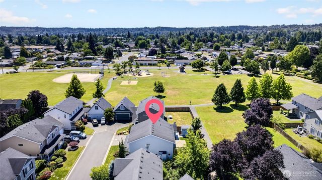 1604 Peach Park Lane, Puyallup, WA 98371