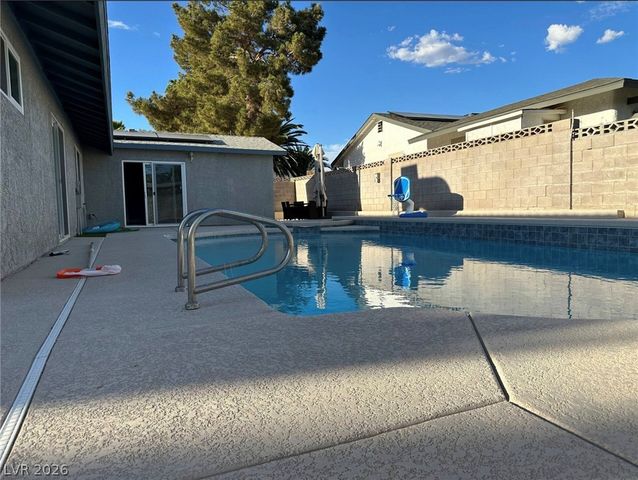 2412 Vista Colina Street, Henderson, NV 89014