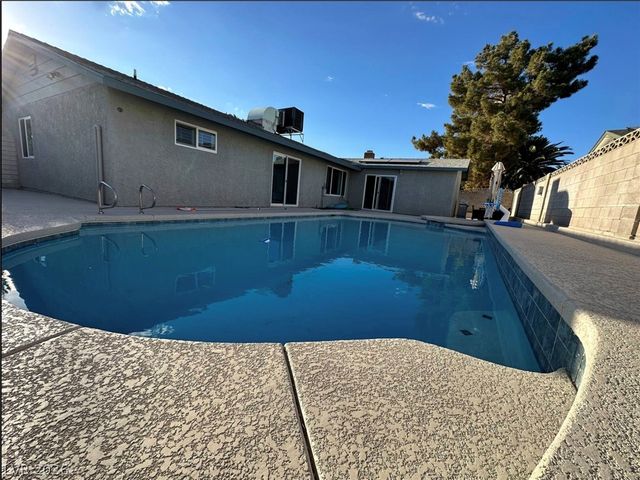 2412 Vista Colina Street, Henderson, NV 89014