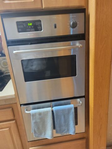 23155 Raven Avenue, Eastpointe, MI 48021