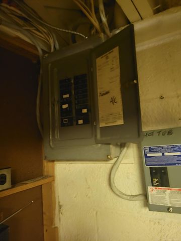 23155 Raven Avenue, Eastpointe, MI 48021