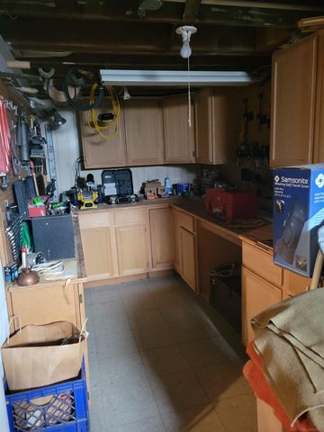 23155 Raven Avenue, Eastpointe, MI 48021