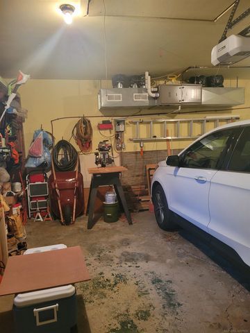 23155 Raven Avenue, Eastpointe, MI 48021