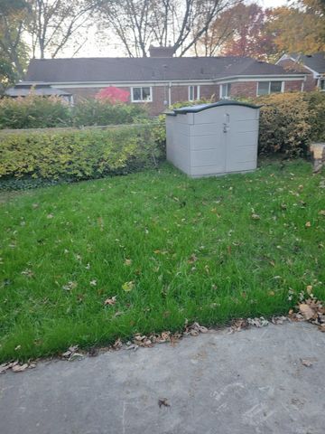 23155 Raven Avenue, Eastpointe, MI 48021