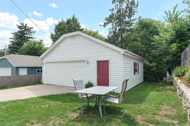 1329 N 70th STREET, Wauwatosa, WI 53213