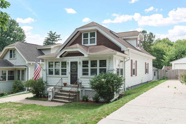 1329 N 70th STREET, Wauwatosa, WI 53213