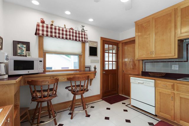 1329 N 70th STREET, Wauwatosa, WI 53213