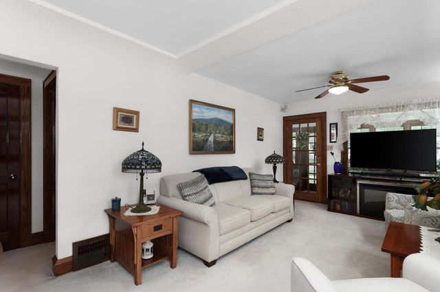 1329 N 70th STREET, Wauwatosa, WI 53213