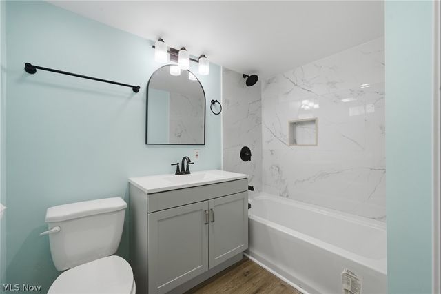 950 Park Avenue, Amherst, OH 44001