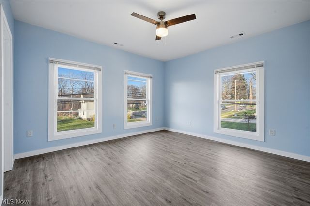 950 Park Avenue, Amherst, OH 44001