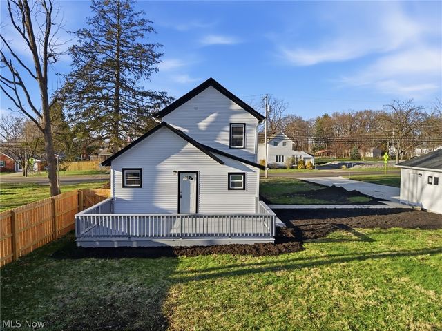 950 Park Avenue, Amherst, OH 44001