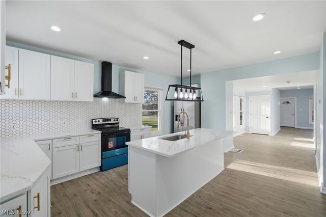 950 Park Avenue, Amherst, OH 44001