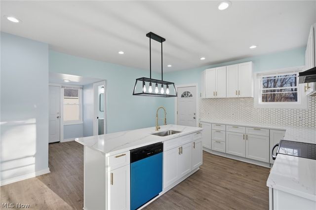 950 Park Avenue, Amherst, OH 44001