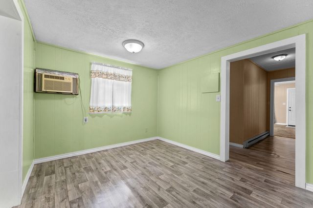 2406 W High Street, Springfield, MO 65803