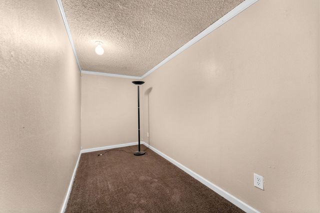 2406 W High Street, Springfield, MO 65803