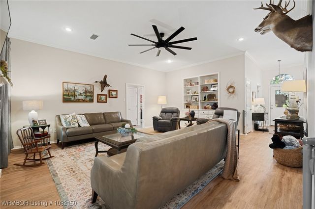 712 Jenny Wren Street, Van Buren, AR 72956
