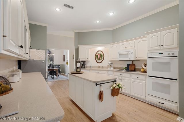 712 Jenny Wren Street, Van Buren, AR 72956