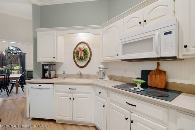 712 Jenny Wren Street, Van Buren, AR 72956