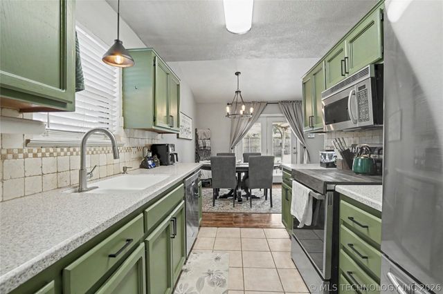 1915 N Eucalyptus Court, Broken Arrow, OK 74012