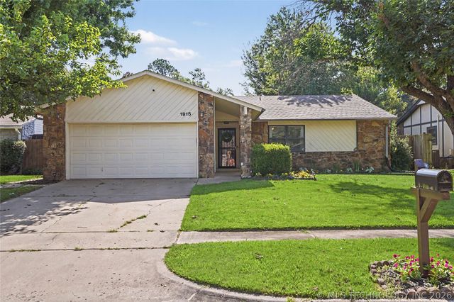 1915 N Eucalyptus Court, Broken Arrow, OK 74012
