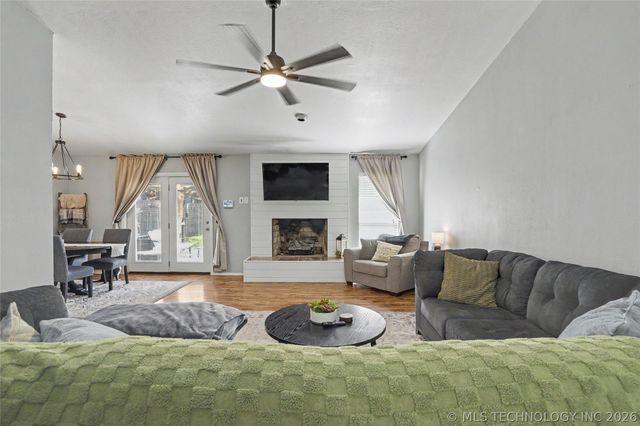 1915 N Eucalyptus Court, Broken Arrow, OK 74012