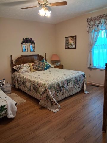 3168 Maxey Rd, Cedar Hill, TN 37032