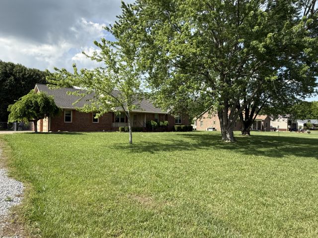 3168 Maxey Rd, Cedar Hill, TN 37032