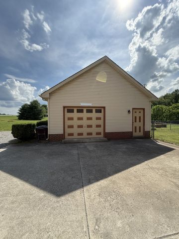 3168 Maxey Rd, Cedar Hill, TN 37032