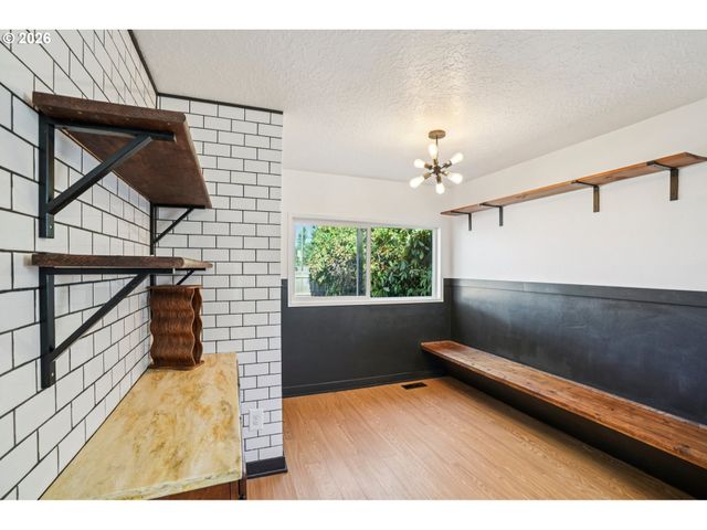 1019 LINN Ave, Oregon City, OR 97045