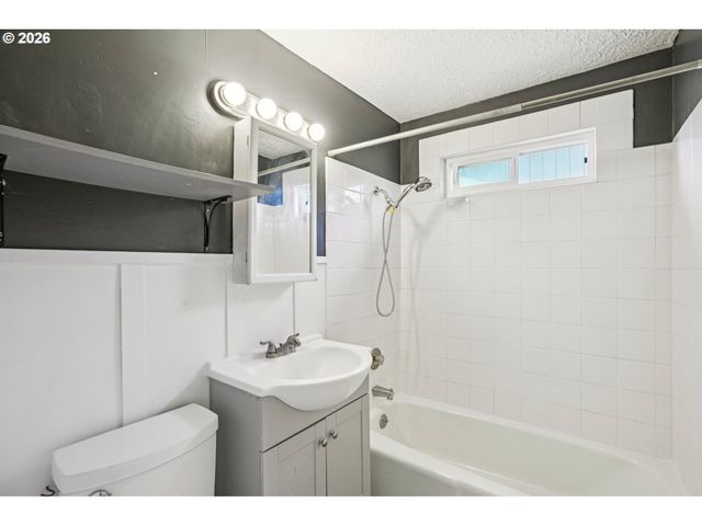 1019 LINN Ave, Oregon City, OR 97045