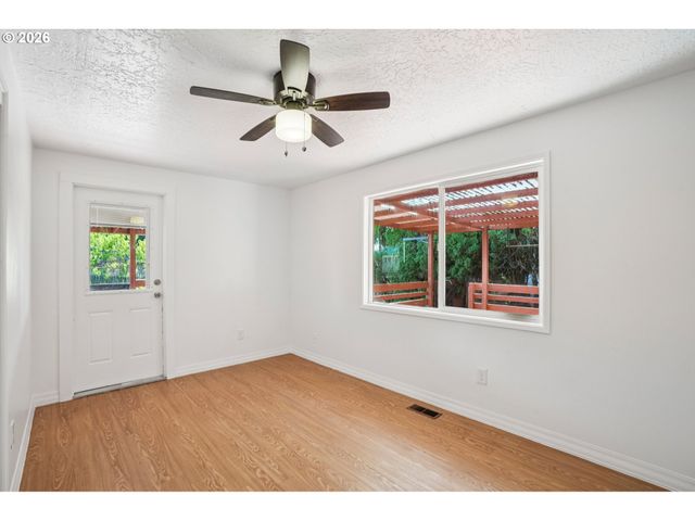 1019 LINN Ave, Oregon City, OR 97045