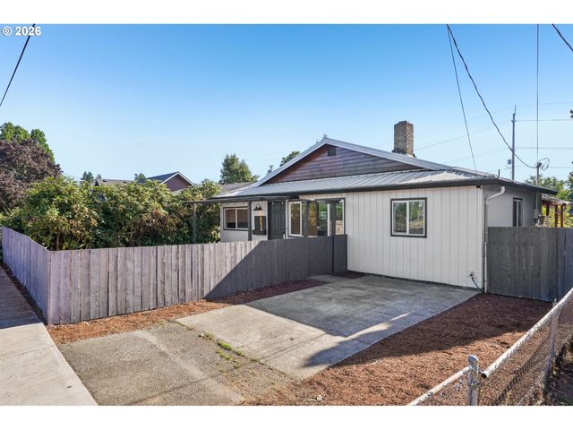 1019 LINN Ave, Oregon City, OR 97045