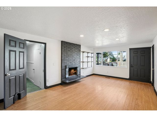 1019 LINN Ave, Oregon City, OR 97045