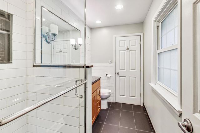 125 N Prospect Avenue, Clarendon Hills, IL 60514
