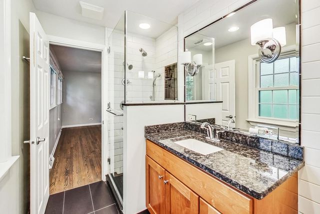 125 N Prospect Avenue, Clarendon Hills, IL 60514