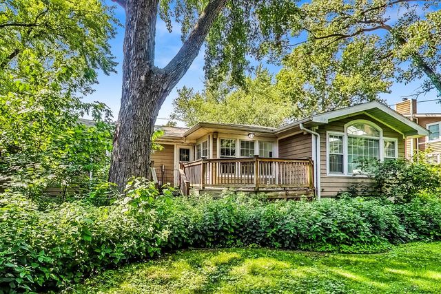 125 N Prospect Avenue, Clarendon Hills, IL 60514