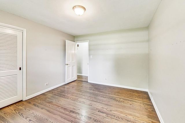 125 N Prospect Avenue, Clarendon Hills, IL 60514