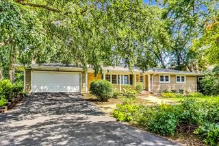 125 N Prospect Avenue, Clarendon Hills, IL 60514