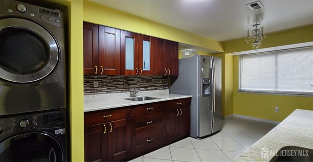 806 Edison Glen Terrace, Edison, NJ 08837