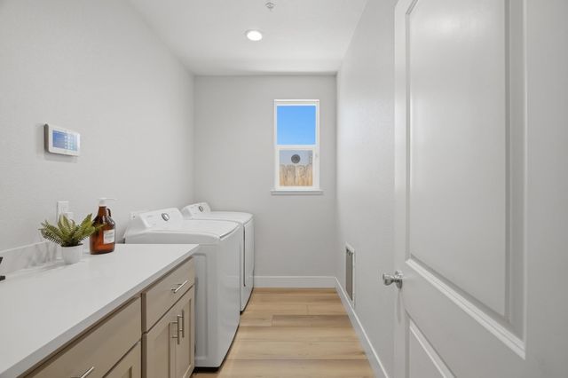 2119 Satinleaf Dr, Riverbank, CA 95367