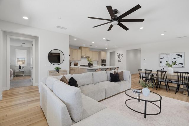 2119 Satinleaf Dr, Riverbank, CA 95367