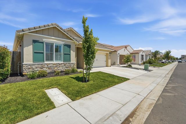 2119 Satinleaf Dr, Riverbank, CA 95367
