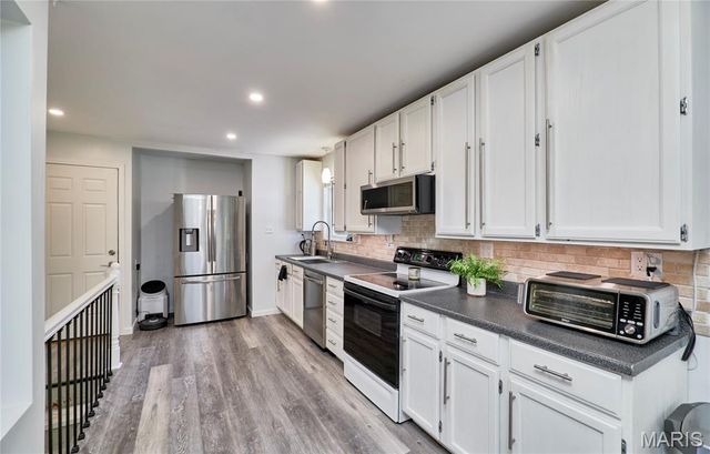 32 Bartley Street, St Charles, MO 63376