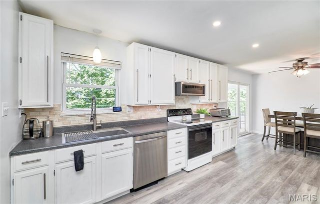32 Bartley Street, St Charles, MO 63376