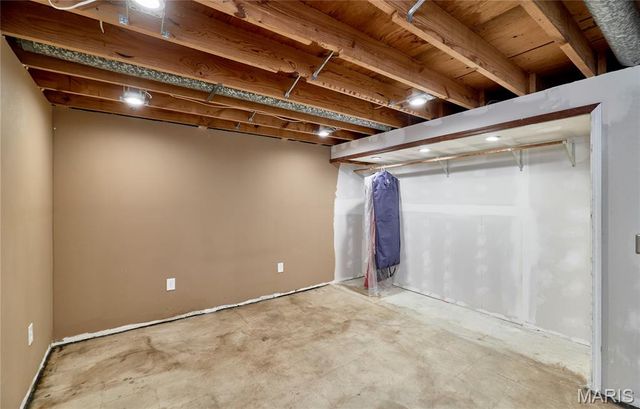 32 Bartley Street, St Charles, MO 63376