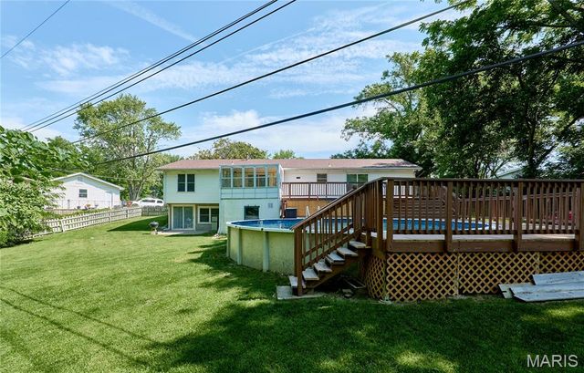 32 Bartley Street, St Charles, MO 63376